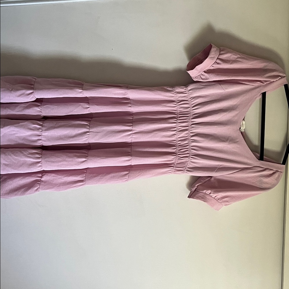 Chic Pink Midi Dress with Puff Sleeves - Picture 2 of 3